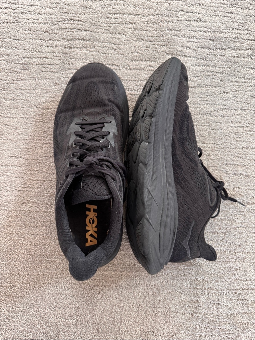 Men’s Hoka size 11 Wide Clifton 10